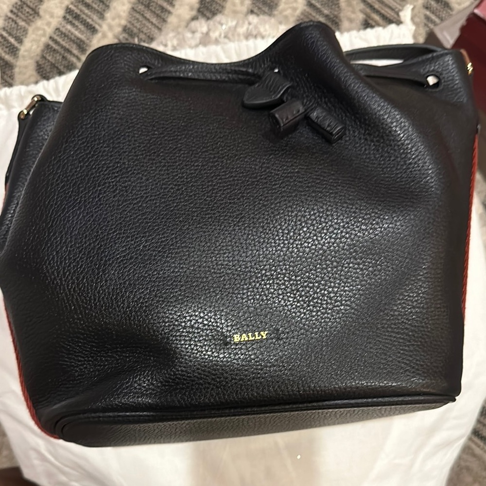 Bally Black and Red Textured Leather Shoulder Bag